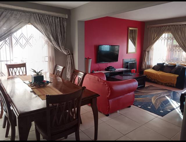 4 BEDROOM HOUSE FOR SALE IN VISTA PARK